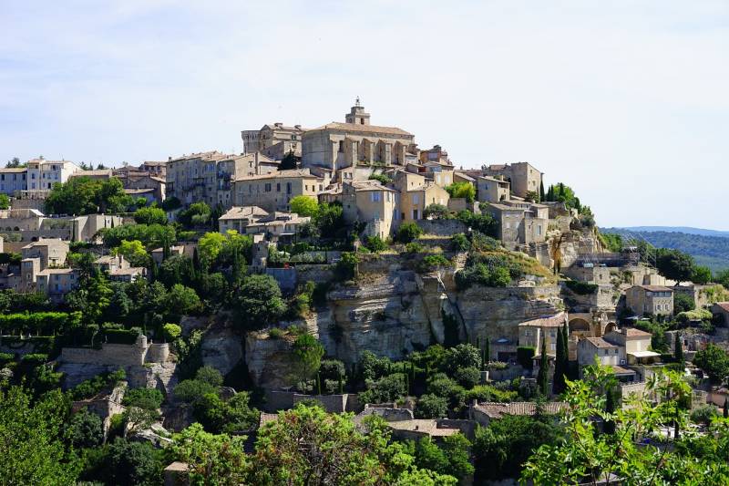 Réserver un taxi depuis l'Aéroport Marseille Provence pour aller a Gordes dans le Luberon